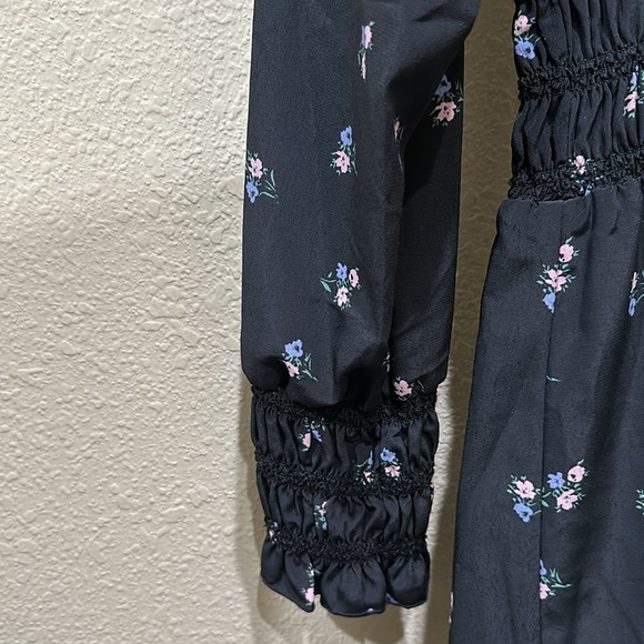 NWT WAYF navy floral dress with elastic waist and cuffs. From Bloomingdale’s. - Picture 3 of 5